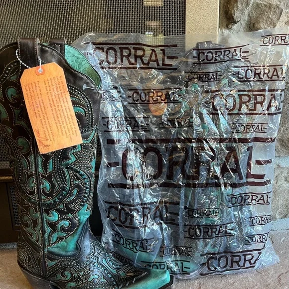 Corral Turquoise and Brown  Floral Boots7.5M - Picture 9 of 10